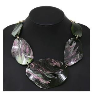 Gold Green Oval Acetate Plate Linked Short Necklace